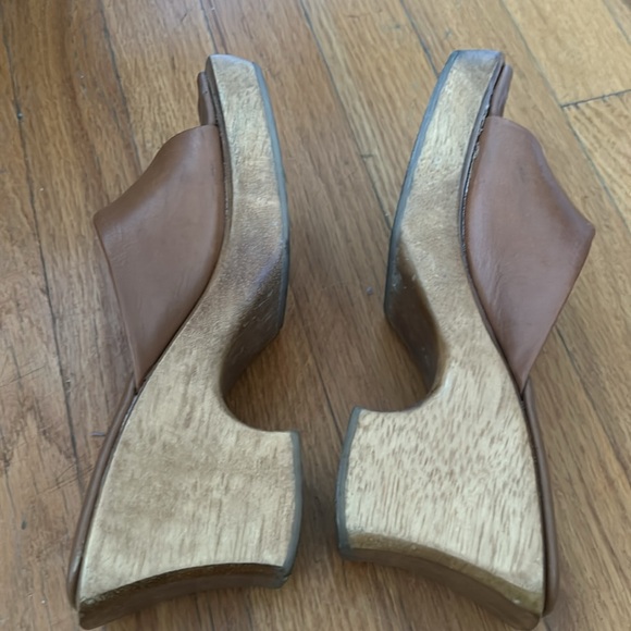 Steve Madden sandals   Cute with jeans or a dress - Picture 3 of 9